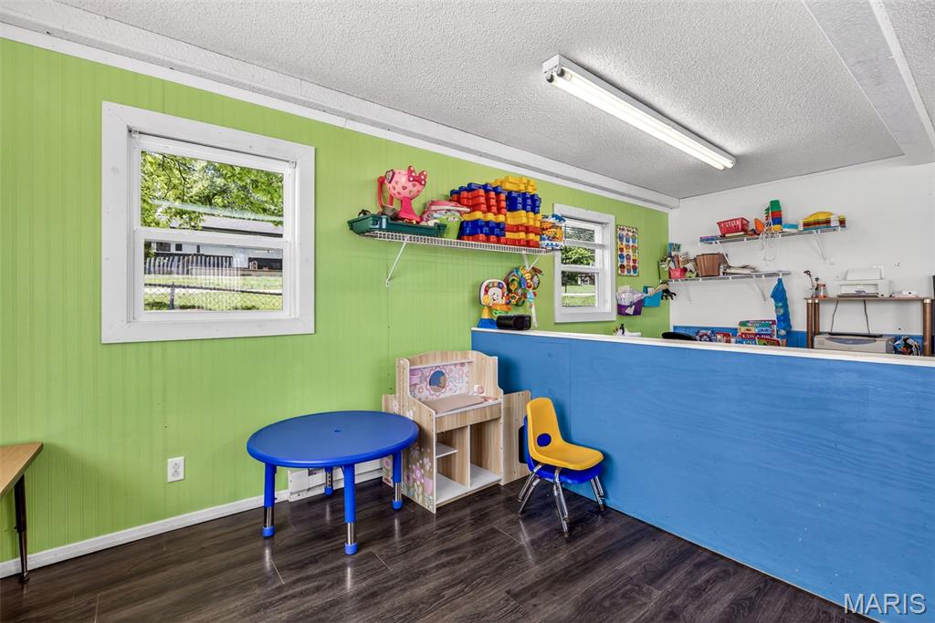 10 6th Street Property Photo 19