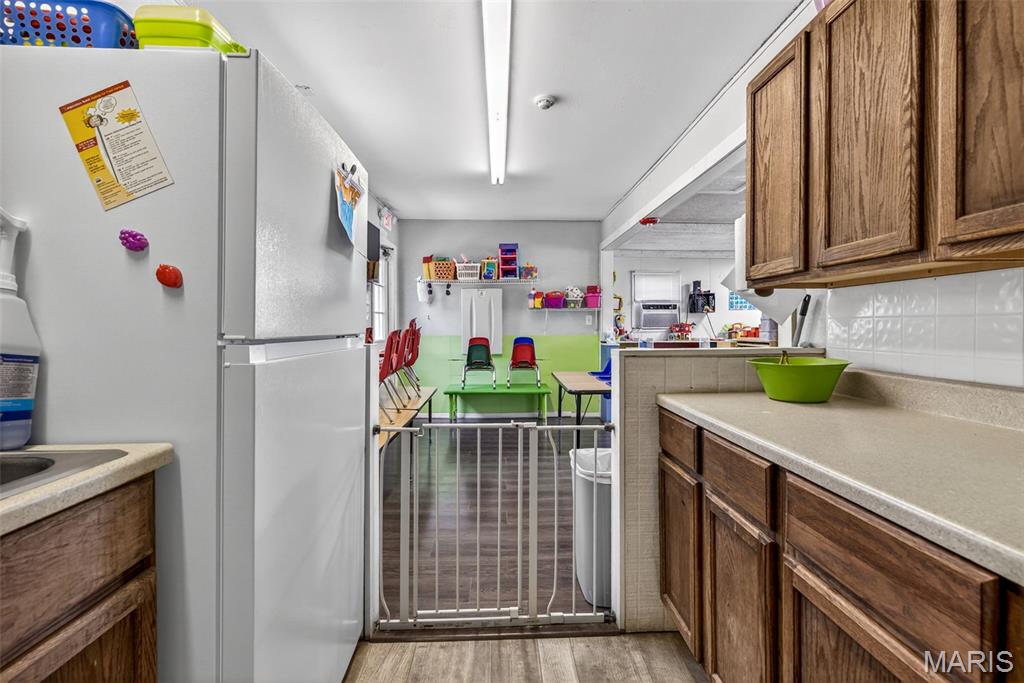 10 6th Street Property Photo 28