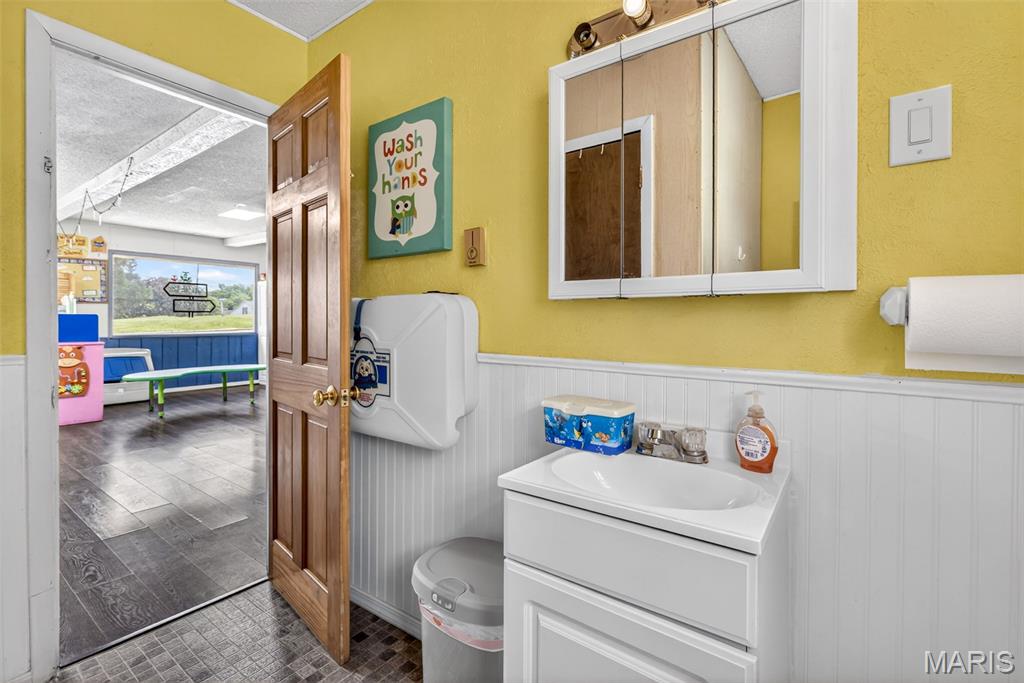 10 6th Street Property Photo 30