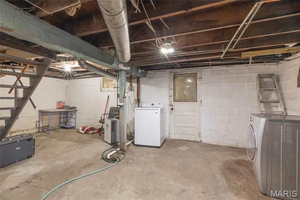 2013 State Street Property Photo 29