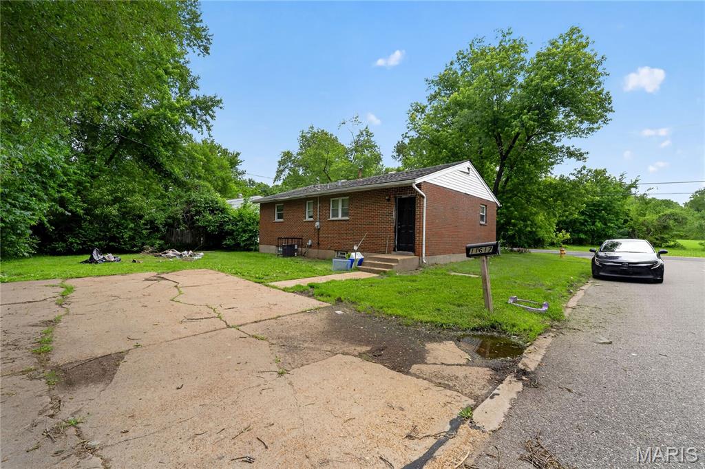 11617 Larimore Road Property Photo 8