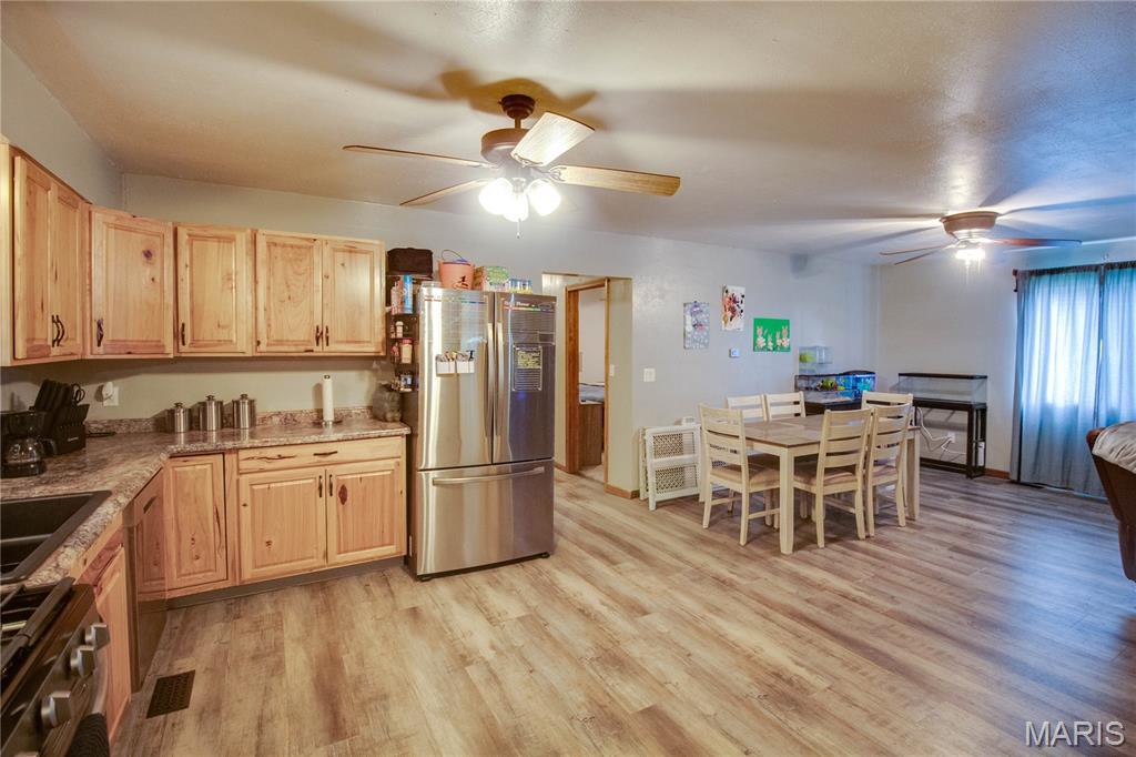 313 E Charles Street Property Photo 12