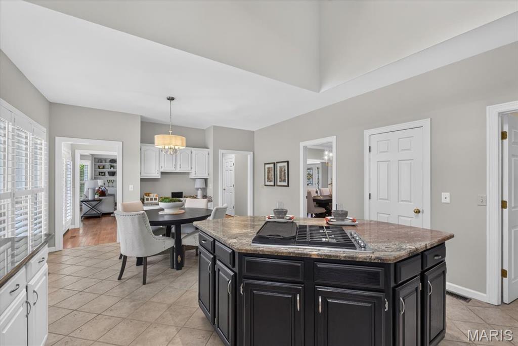 17619 Bridgeway Drive Property Photo 12