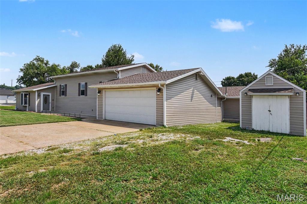 417 Young Avenue Property Photo 4