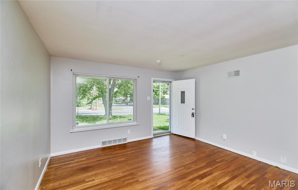 1960 Parker Road Property Photo 6