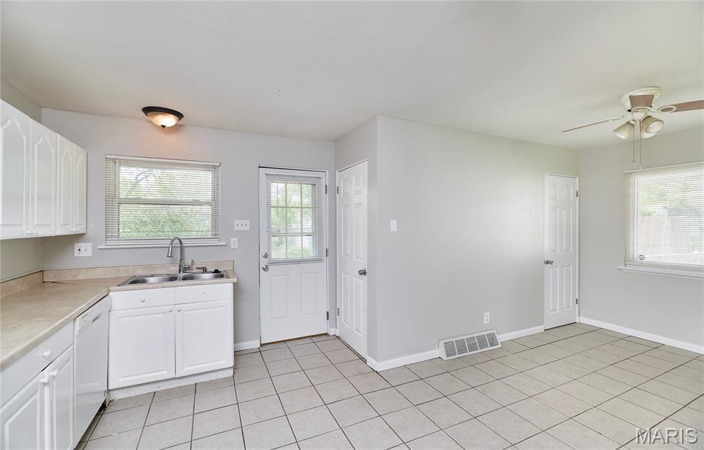 1960 Parker Road Property Photo 11