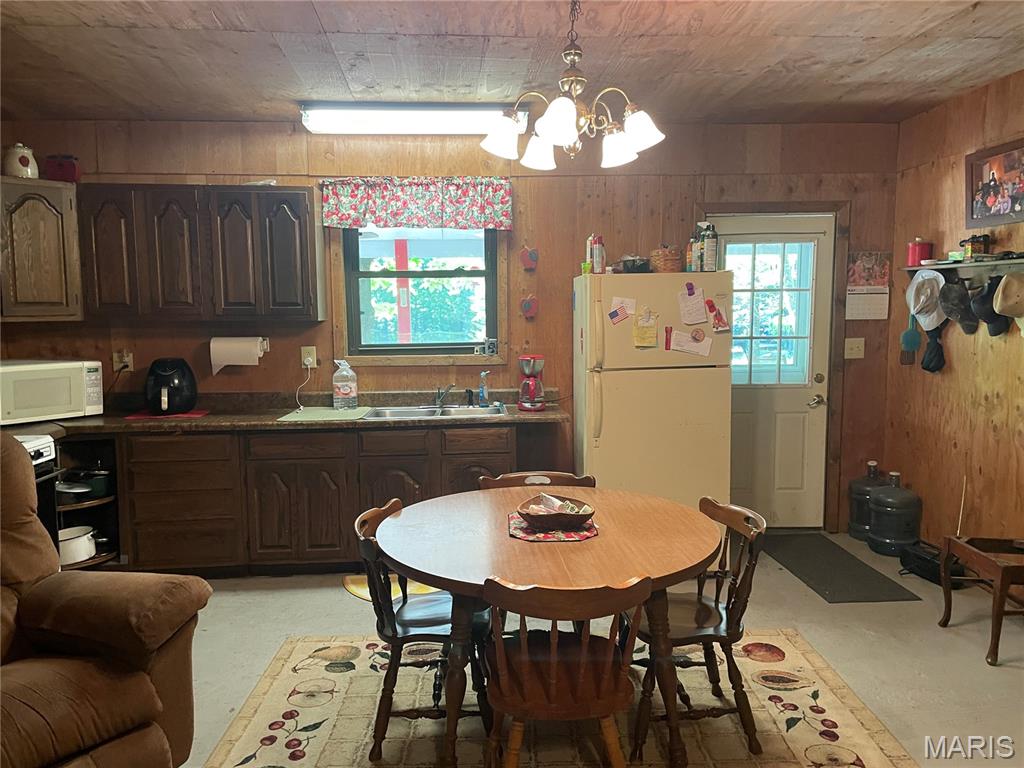 739 County Road 6250 Property Photo 15