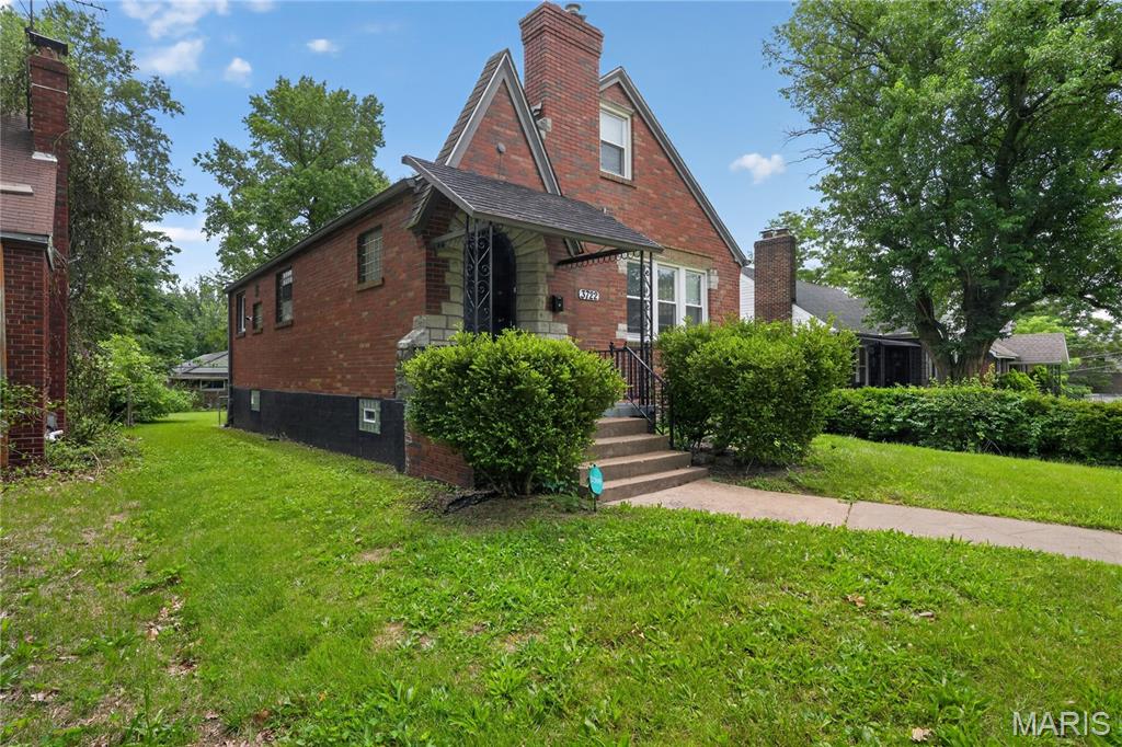 3722 Lawler Drive Property Photo 3