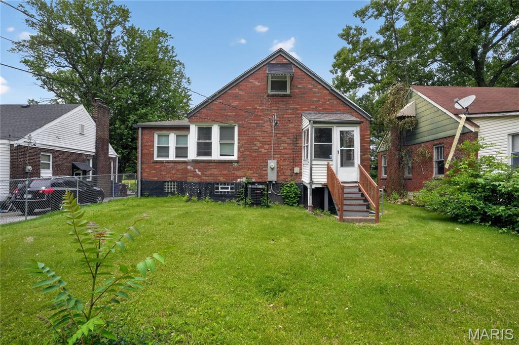 3722 Lawler Drive Property Photo 4