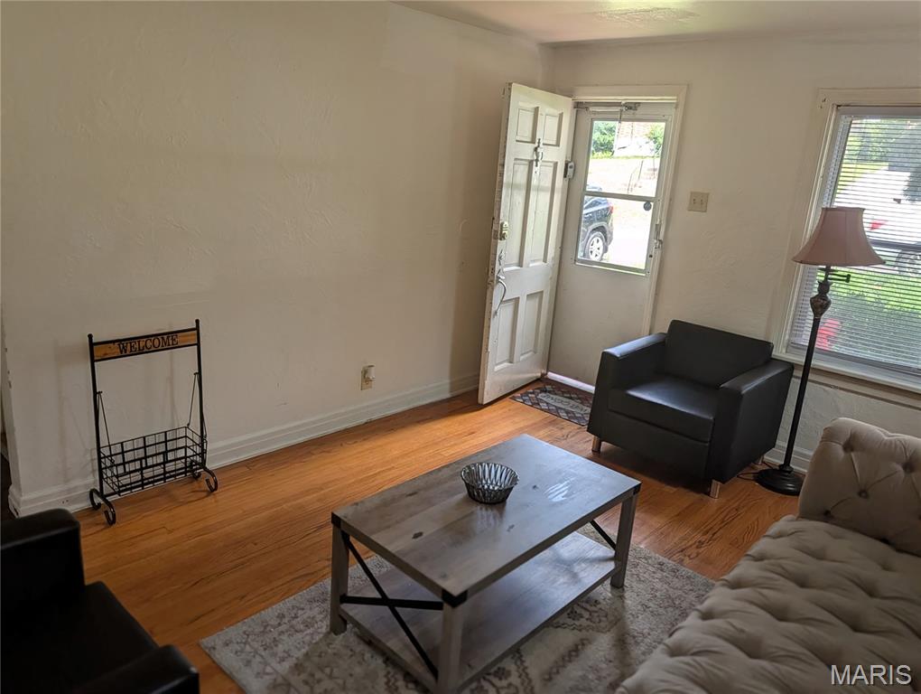 2728 Kinamore Drive Property Photo 2