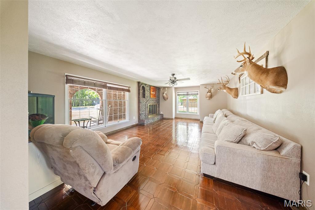 1873 Longview Lane Property Photo 6