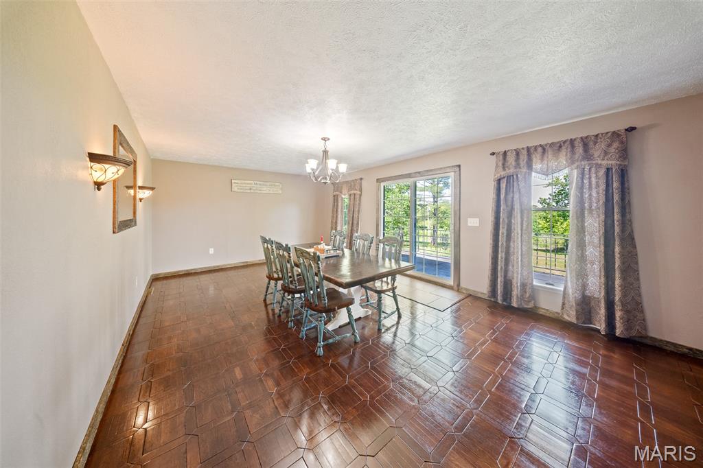 1873 Longview Lane Property Photo 9