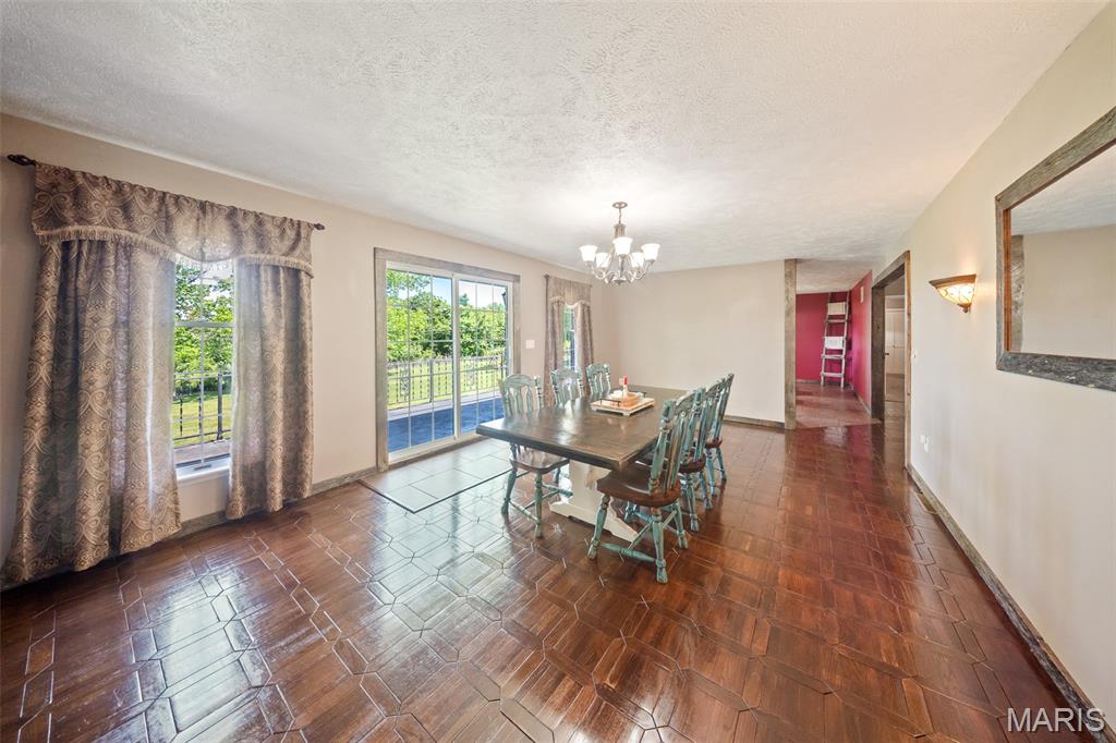 1873 Longview Lane Property Photo 10