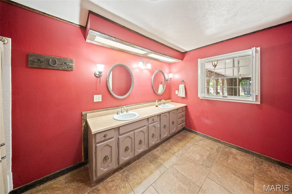 1873 Longview Lane Property Photo 13