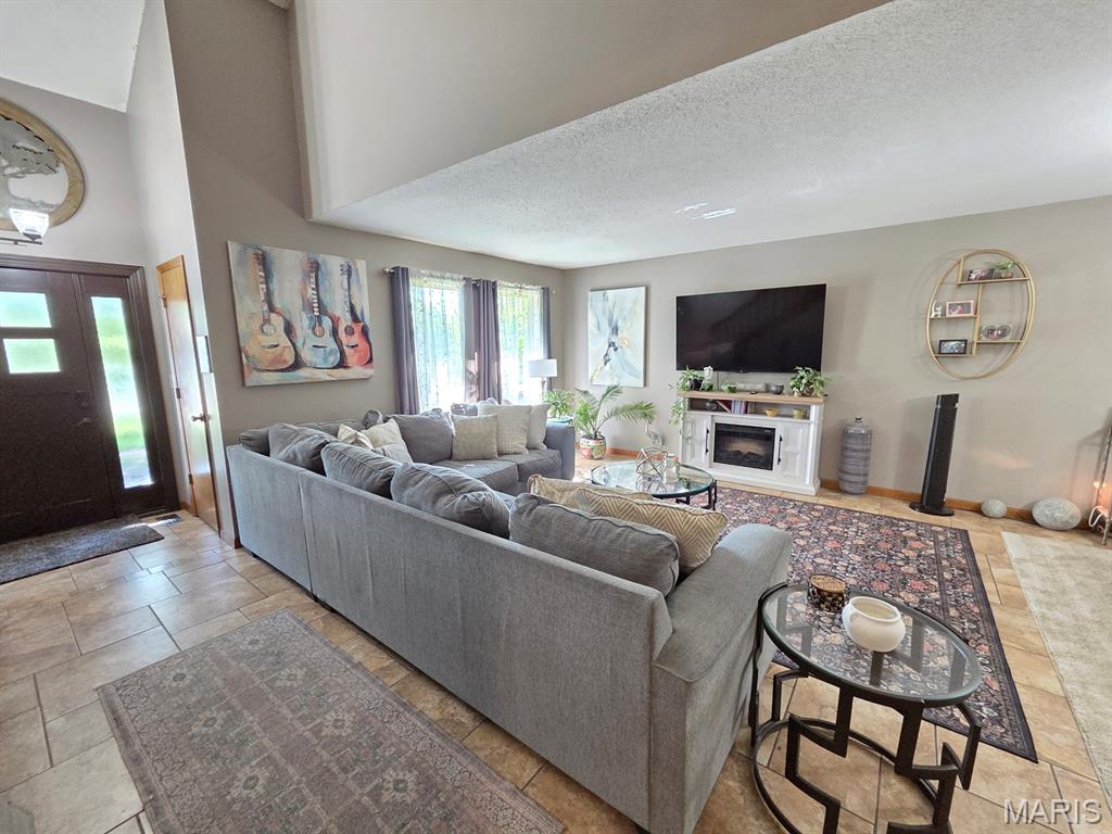 403 Constantz Drive Property Photo 11