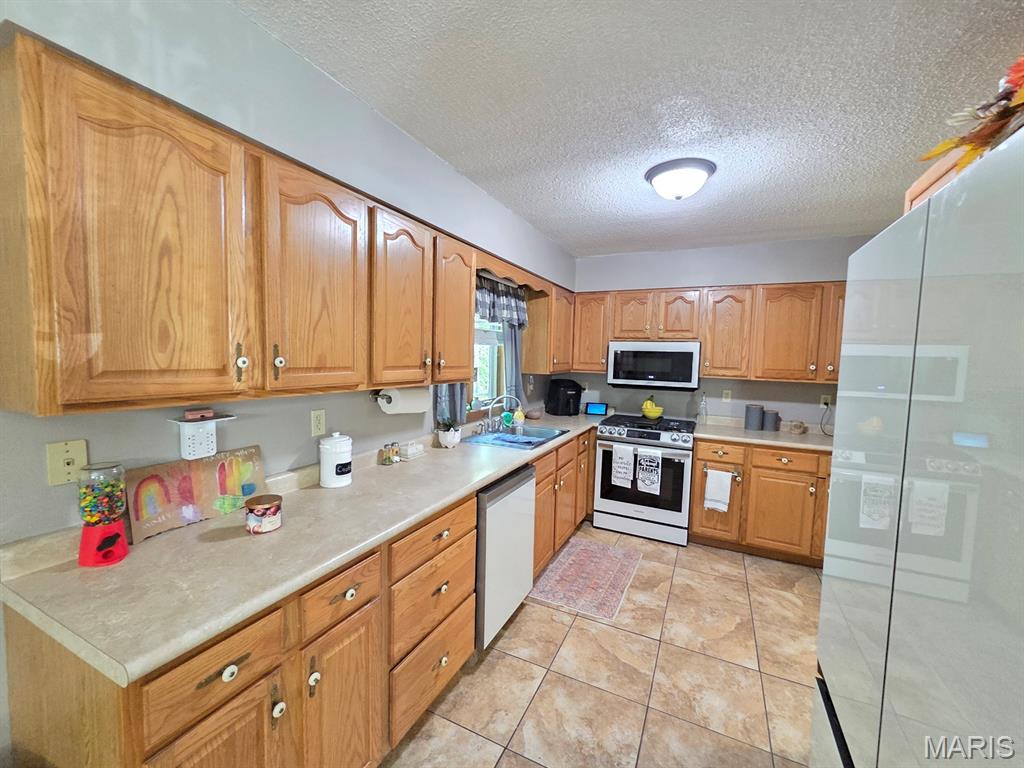 403 Constantz Drive Property Photo 14