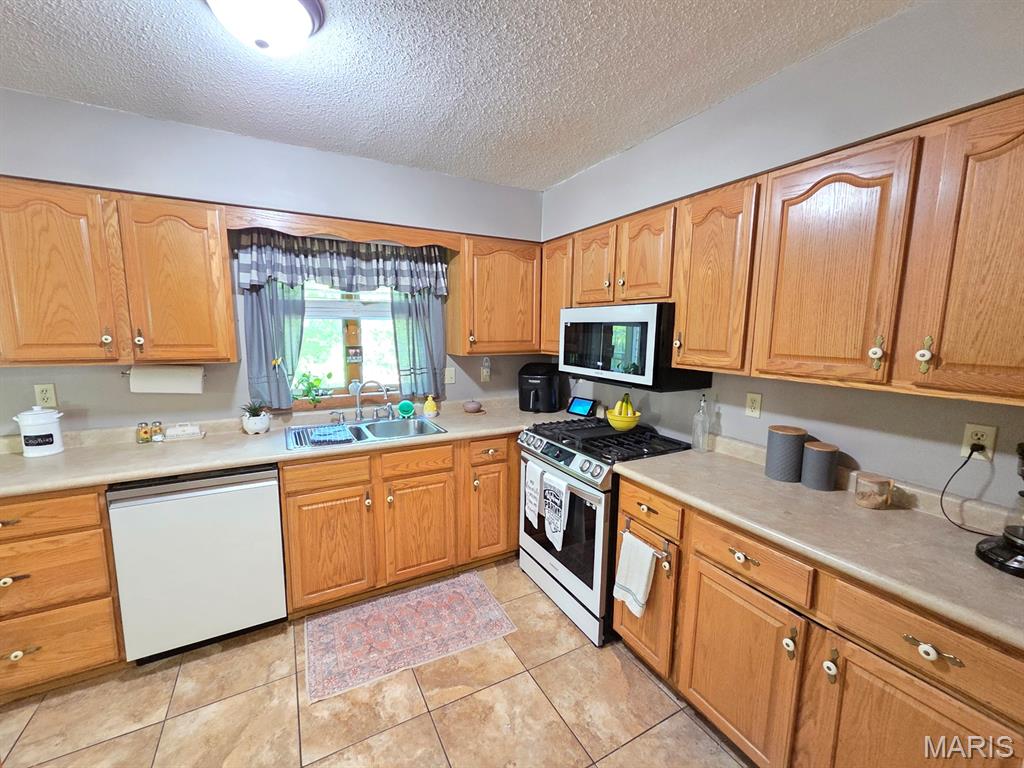 403 Constantz Drive Property Photo 17