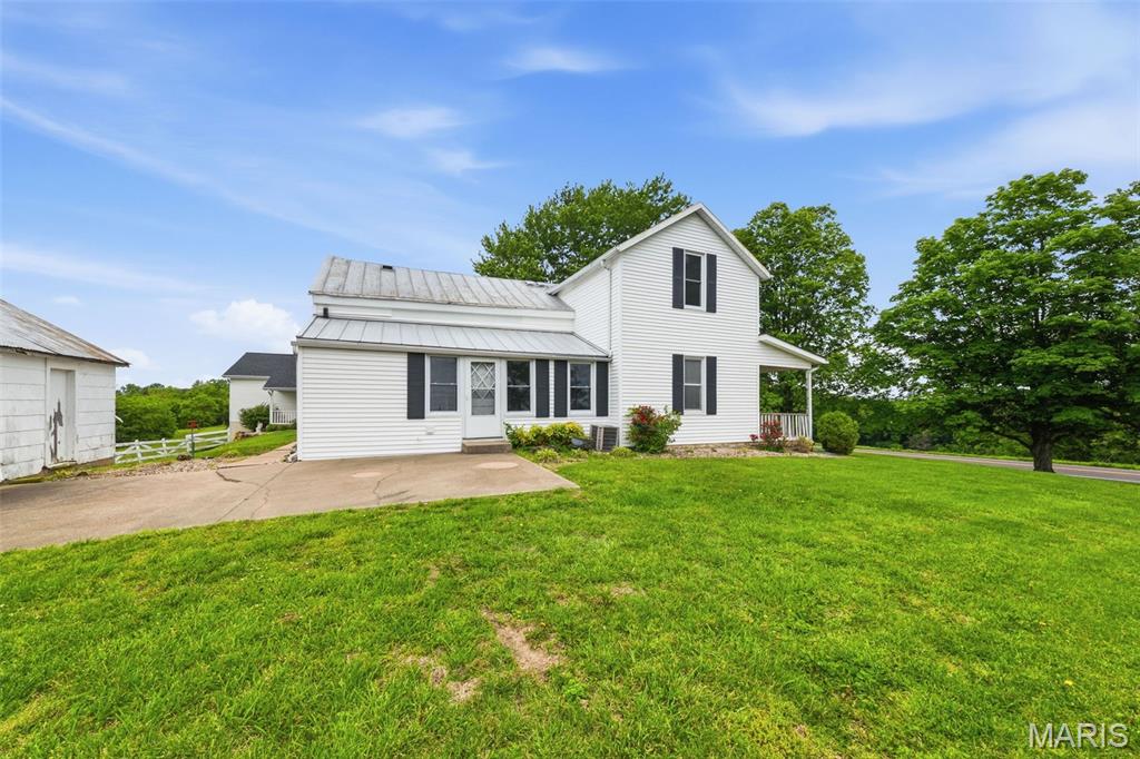9094 Highway 100 Property Photo 6