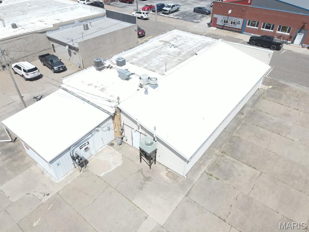 305 Lewis Street Property Photo 7