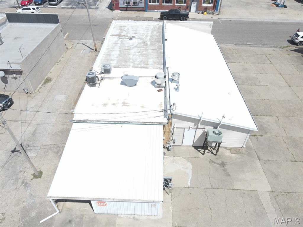 305 Lewis Street Property Photo 8