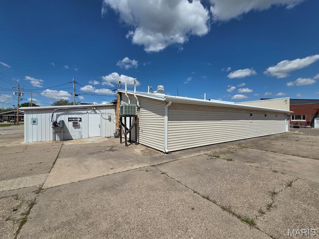 305 Lewis Street Property Photo 16