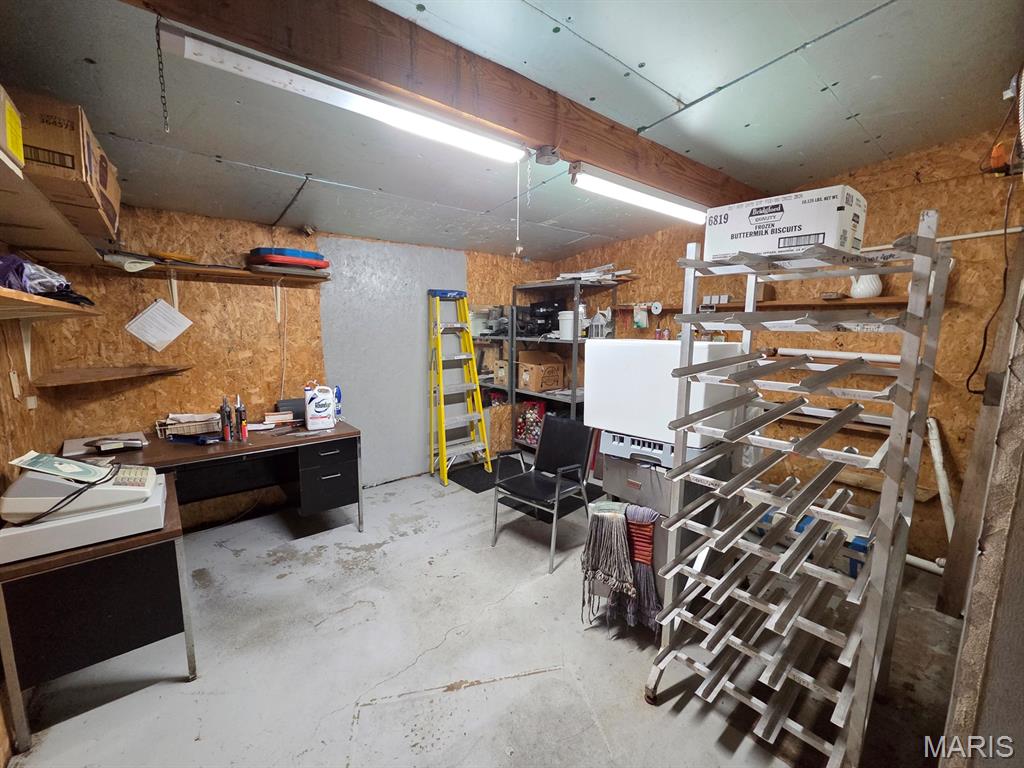 305 Lewis Street Property Photo 36