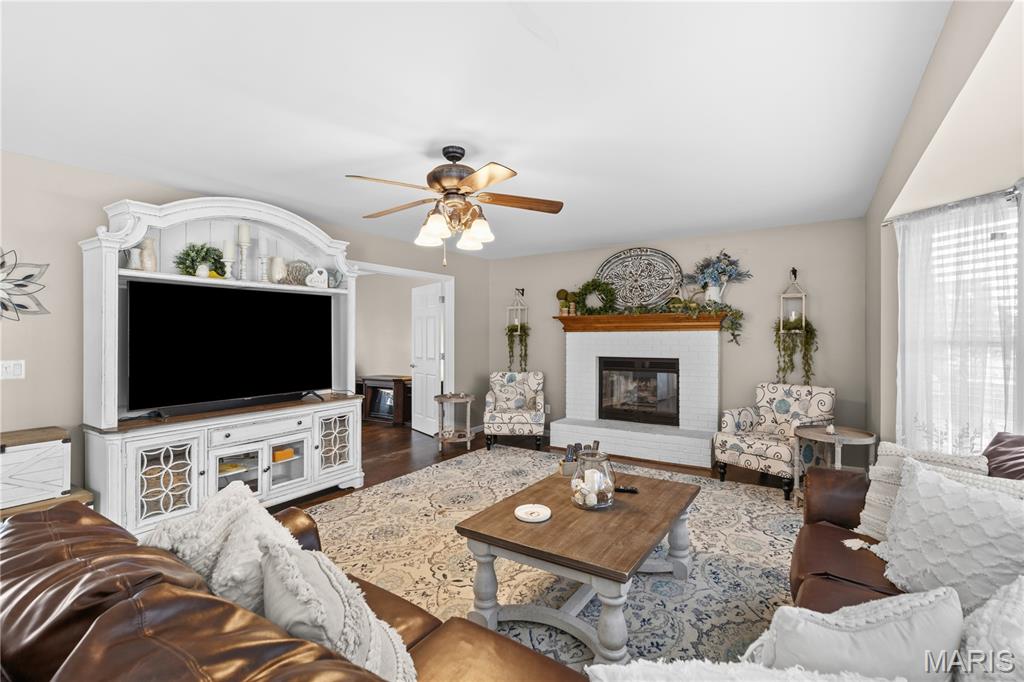 602 Autumn Creek Drive Property Photo 4