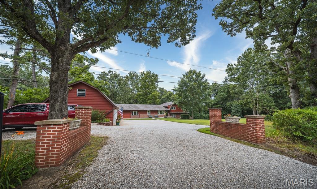 21482 Teardrop Road Property Photo 2