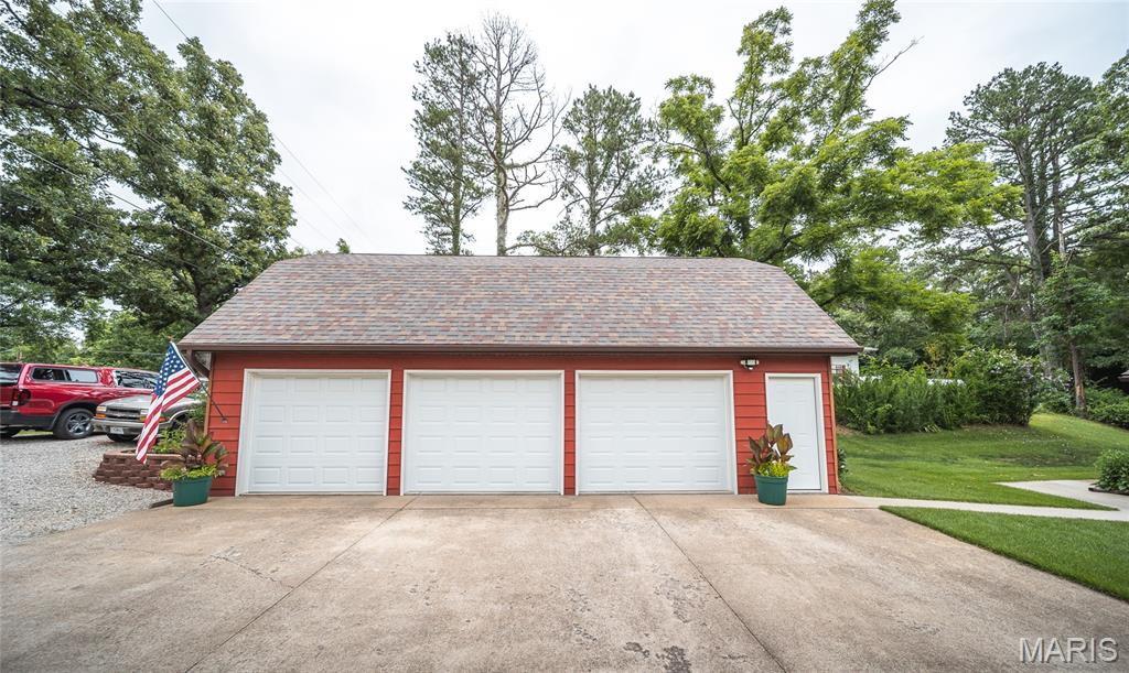 21482 Teardrop Road Property Photo 6