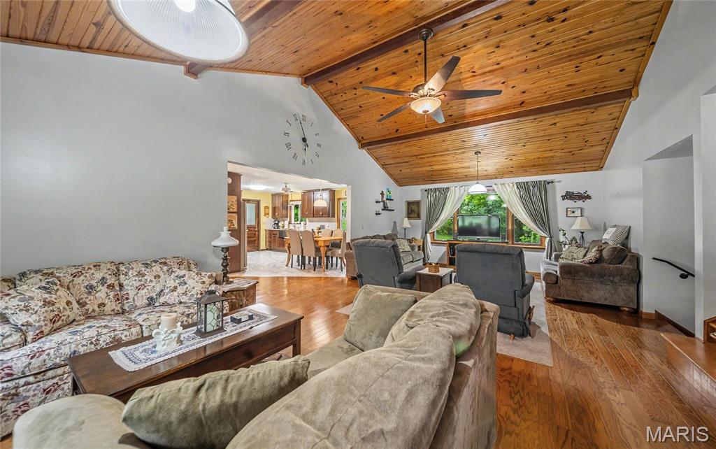 21482 Teardrop Road Property Photo 8