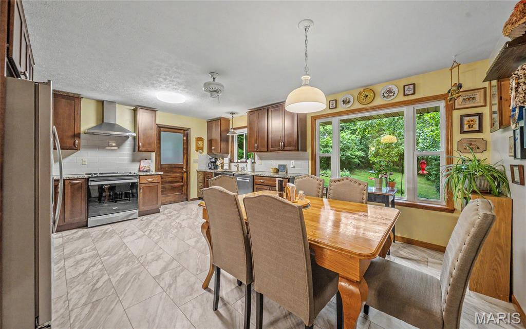 21482 Teardrop Road Property Photo 9