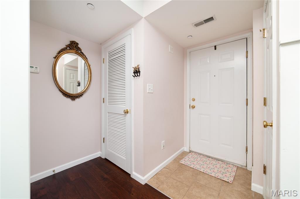 4101 Spring River Drive 1b Property Photo 4