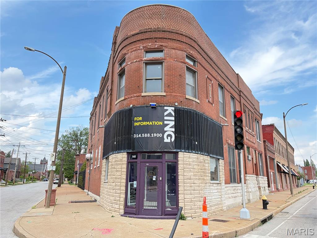 1449 S Vandeventer Avenue Property Photo 1