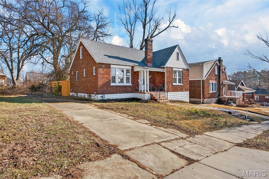 3816 Oakridge Boulevard Property Photo 2