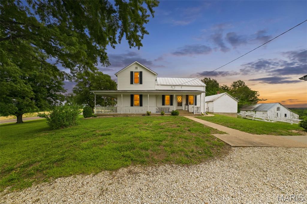 9094 Highway 100 Property Photo 1