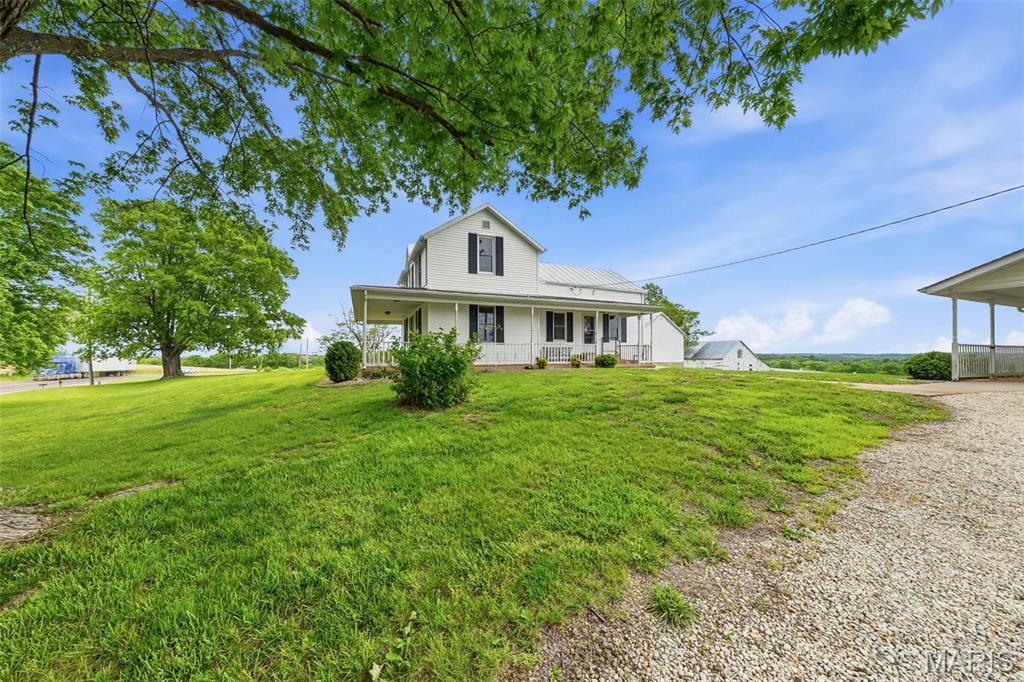 9094 Highway 100 Property Photo 2