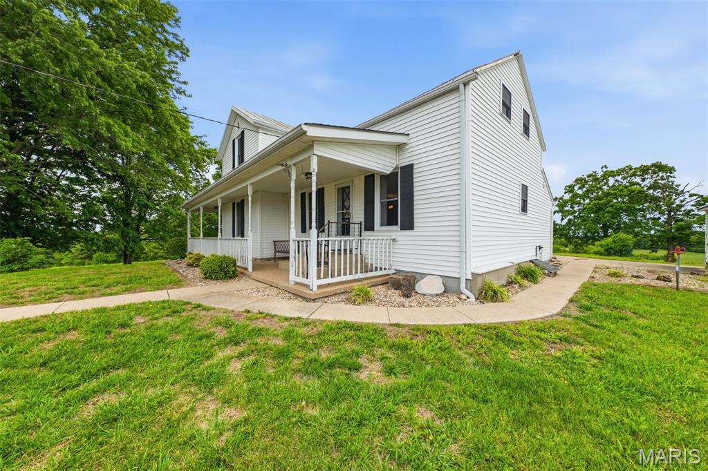 9094 Highway 100 Property Photo 5