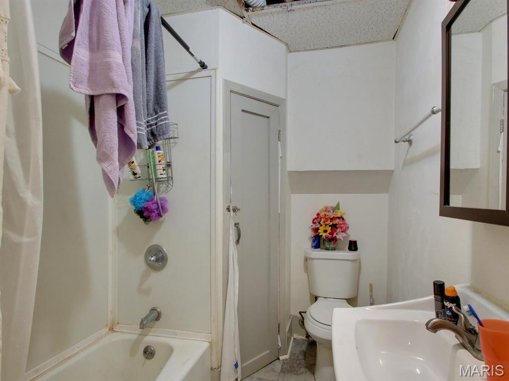 504 Broadway Street Property Photo 18