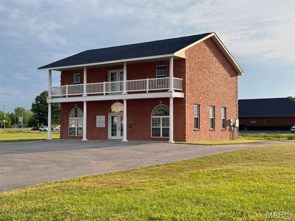 715 Speciality Drive Property Photo 2