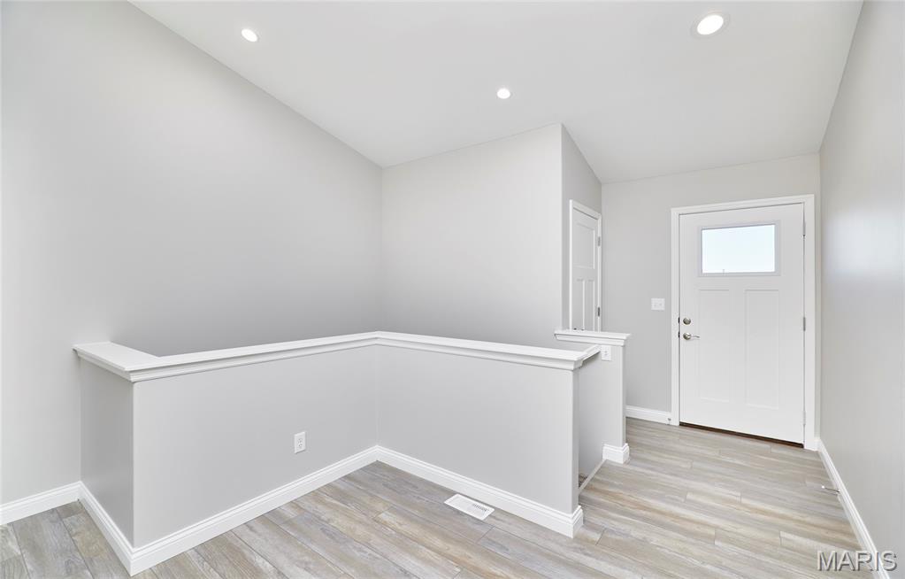 28725 Woodland Heights Drive Property Photo 3