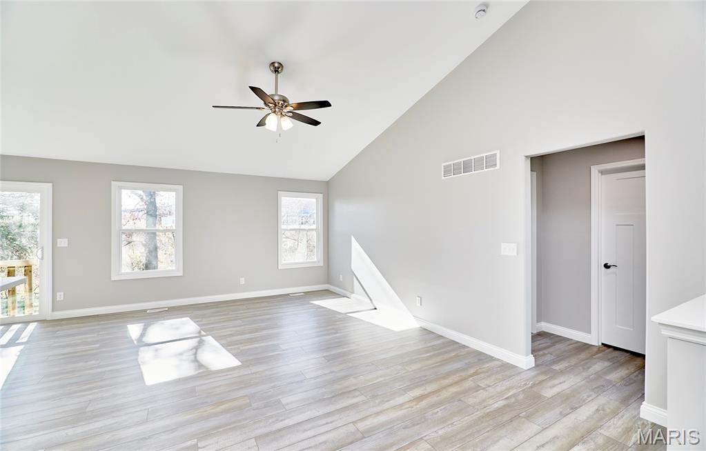 28725 Woodland Heights Drive Property Photo 5