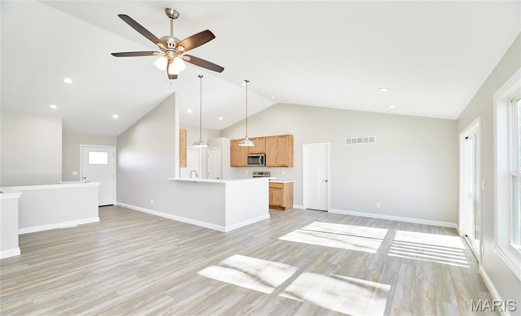 28725 Woodland Heights Drive Property Photo 10