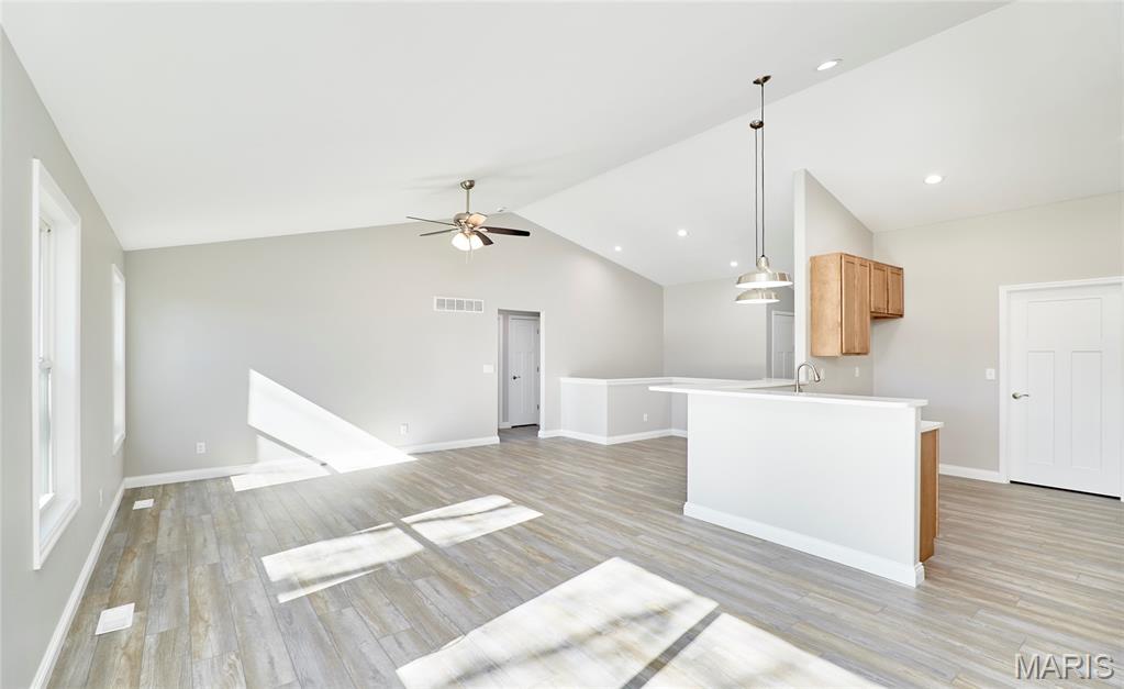 28725 Woodland Heights Drive Property Photo 13