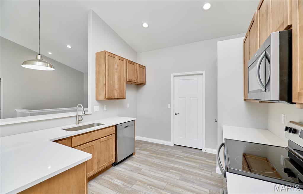 28725 Woodland Heights Drive Property Photo 16