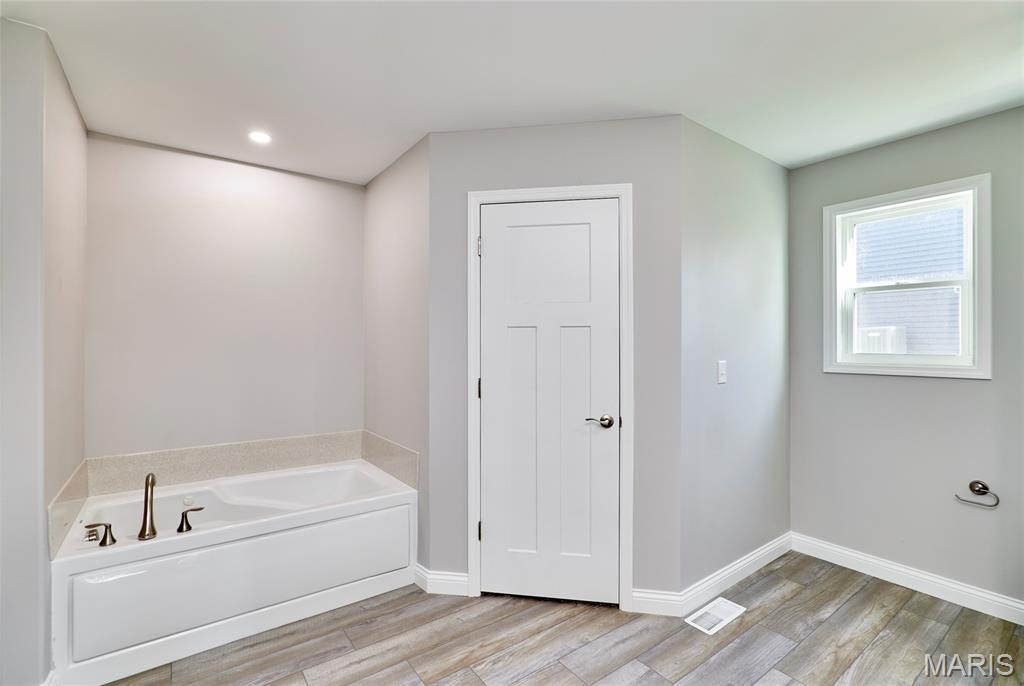 28725 Woodland Heights Drive Property Photo 34