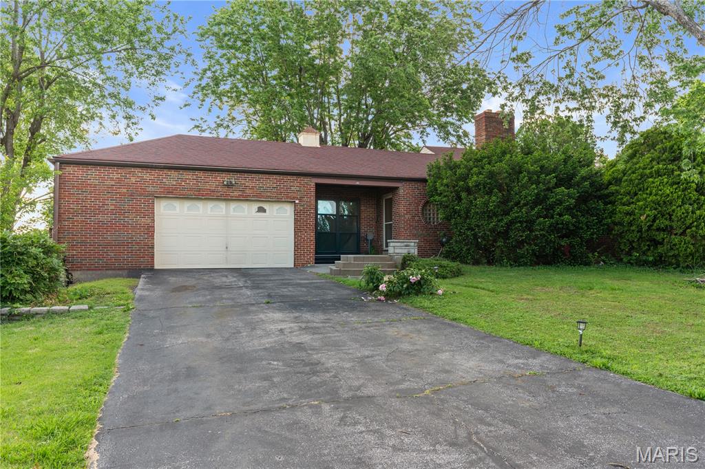 701 Garlyn Court Property Photo 3