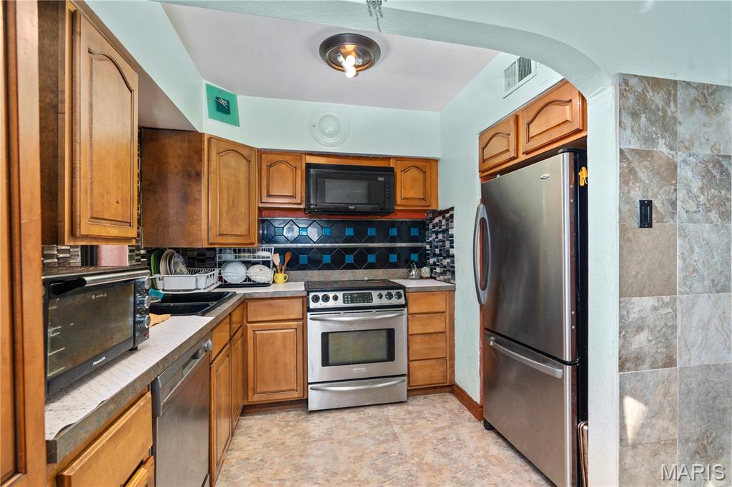 701 Garlyn Court Property Photo 14