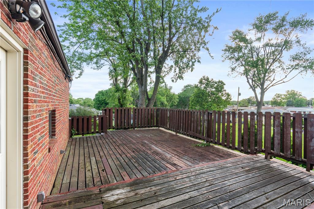 701 Garlyn Court Property Photo 27