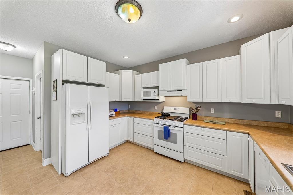 2750 Governors Drive Property Photo 17