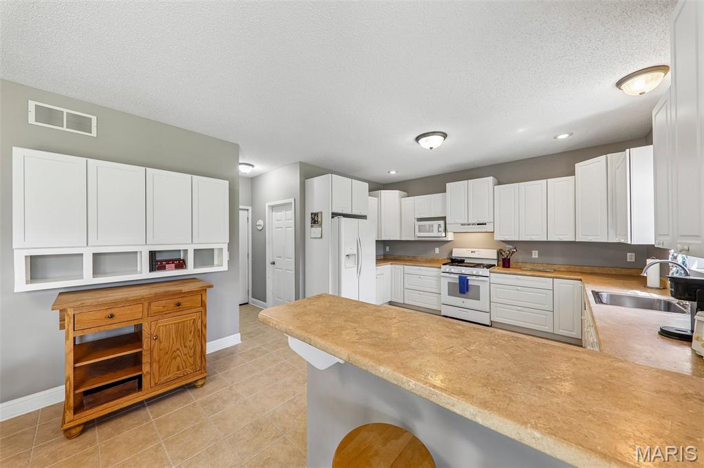 2750 Governors Drive Property Photo 19